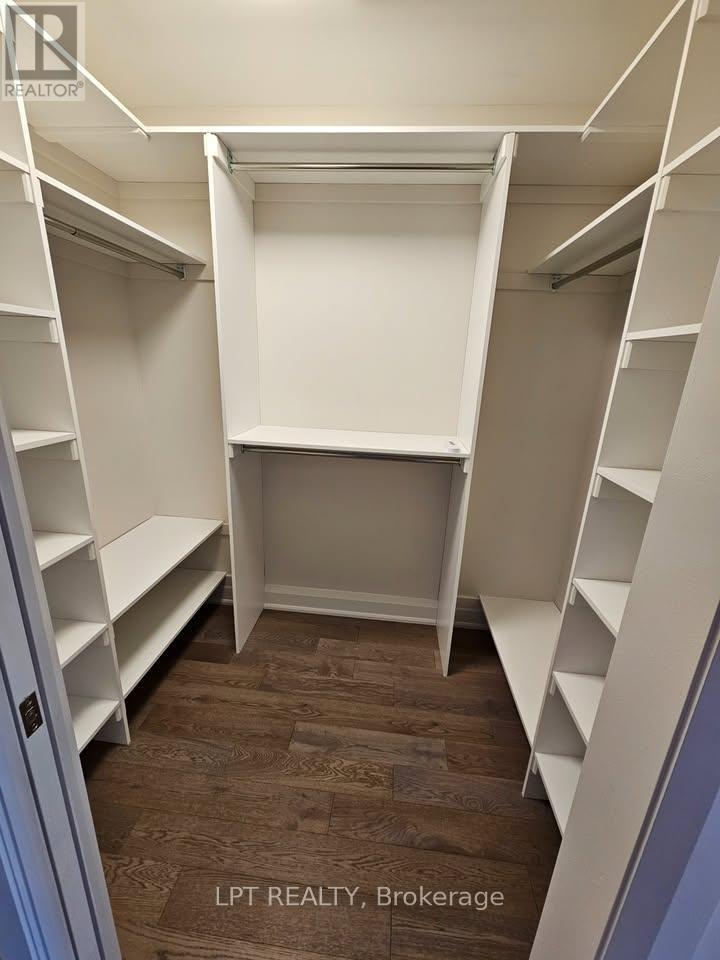 443 Dawson Avenue, Ottawa, ON - Indoor With Storage