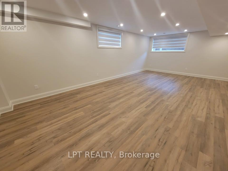 443 Dawson Avenue, Ottawa, ON - Indoor Photo Showing Other Room