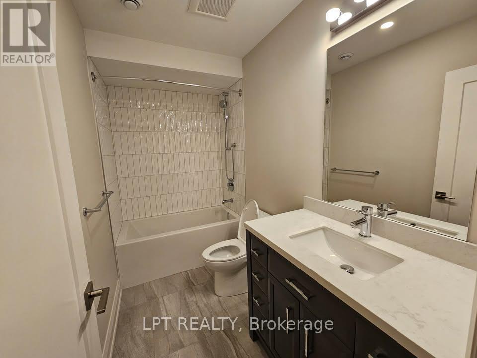 443 Dawson Avenue, Ottawa, ON - Indoor Photo Showing Bathroom