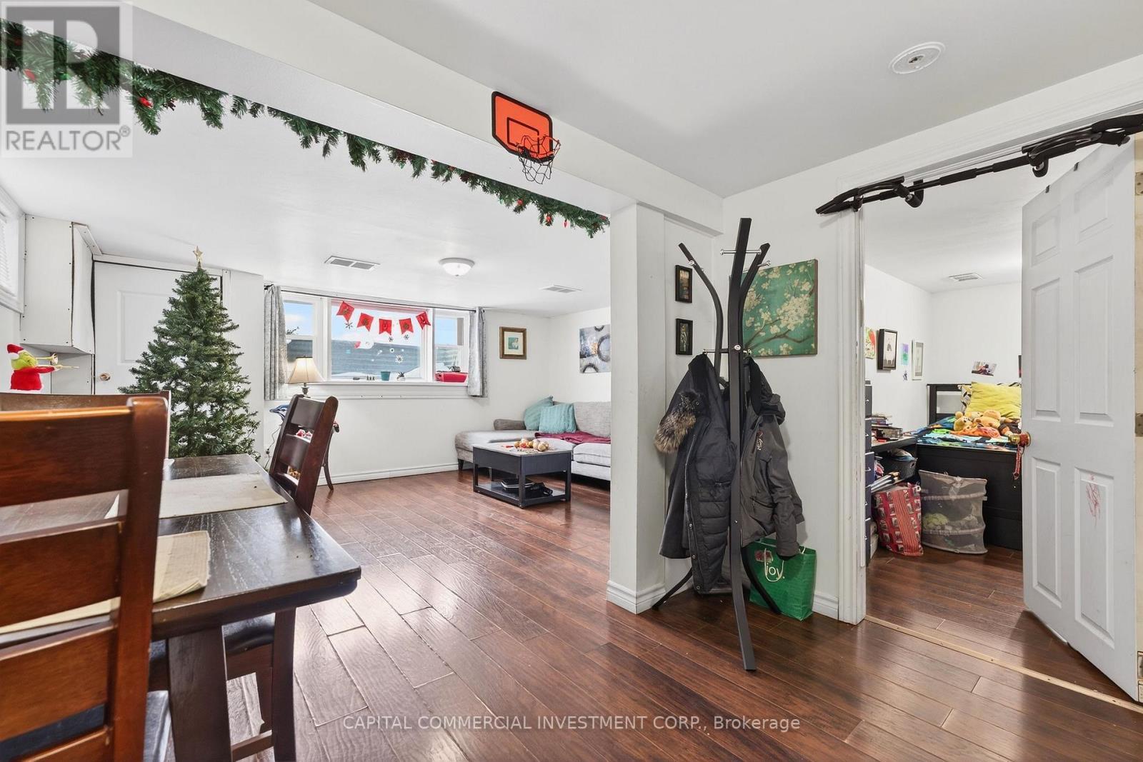 220 Compton Avenue, Ottawa, ON - Indoor Photo Showing Other Room