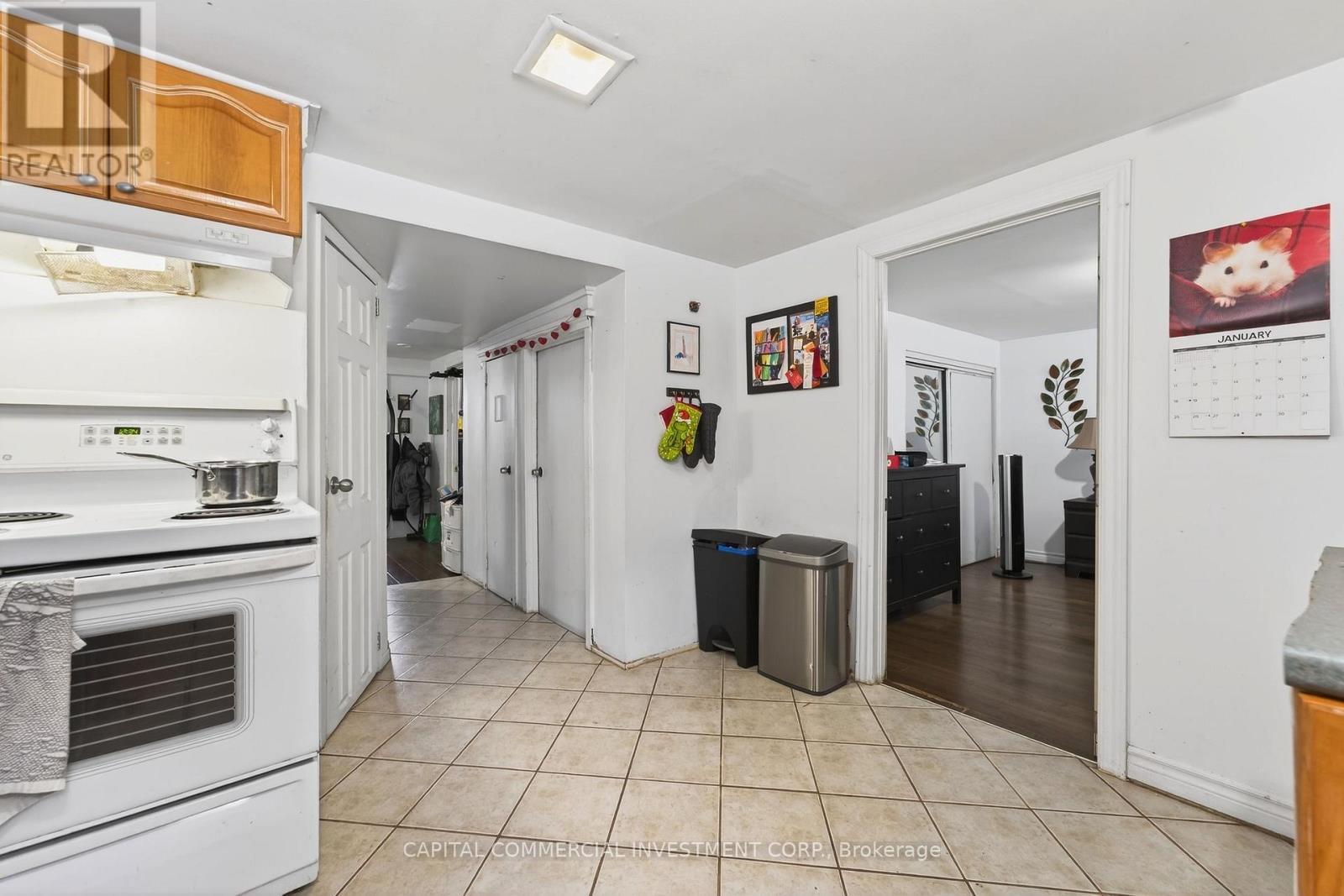 220 Compton Avenue, Ottawa, ON - Indoor Photo Showing Kitchen