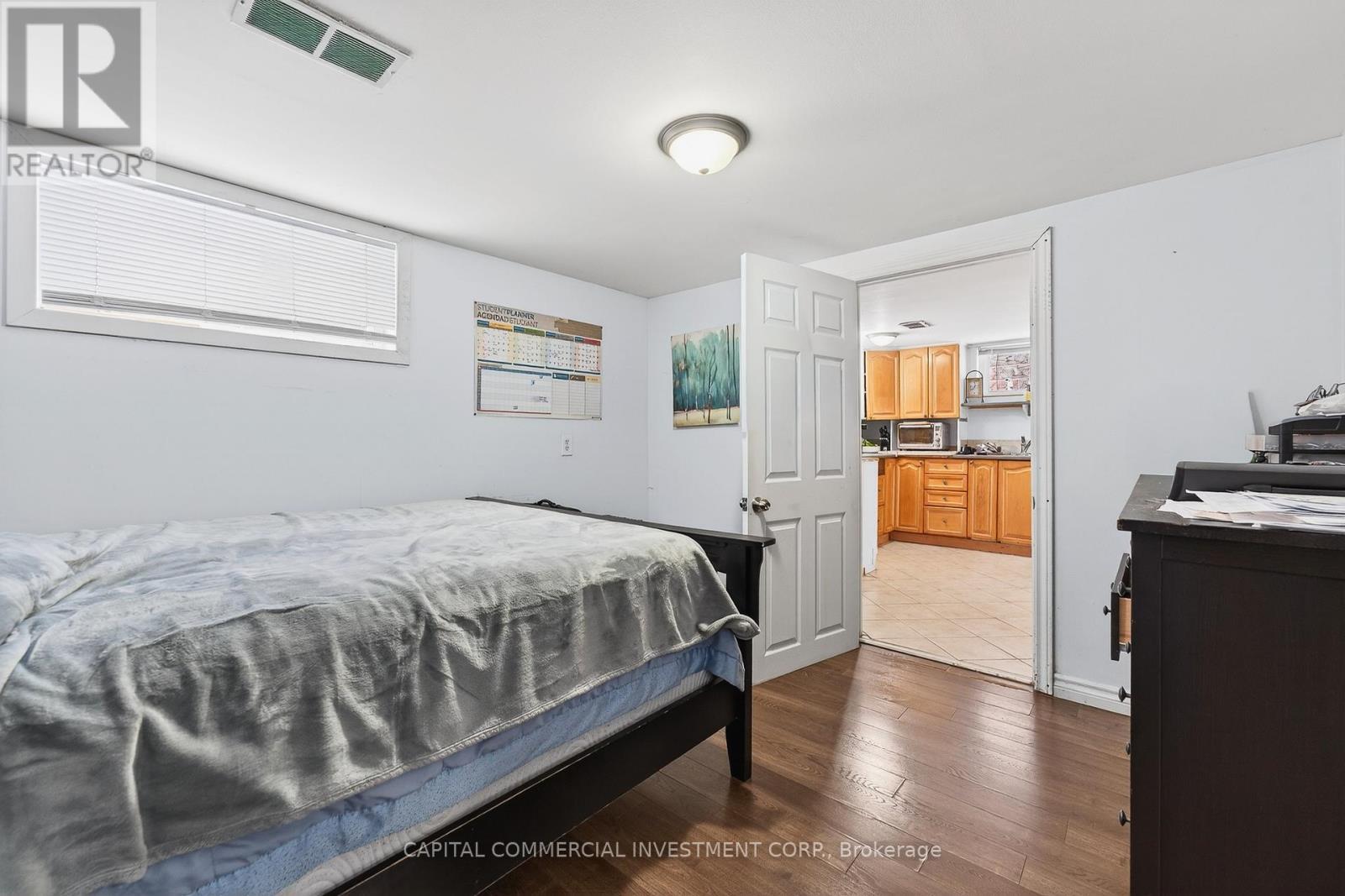 220 Compton Avenue, Ottawa, ON - Indoor Photo Showing Bedroom