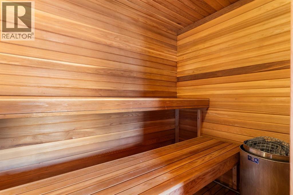 39 Coach Gate Way Sw, Calgary, AB - Indoor Photo Showing Other Room