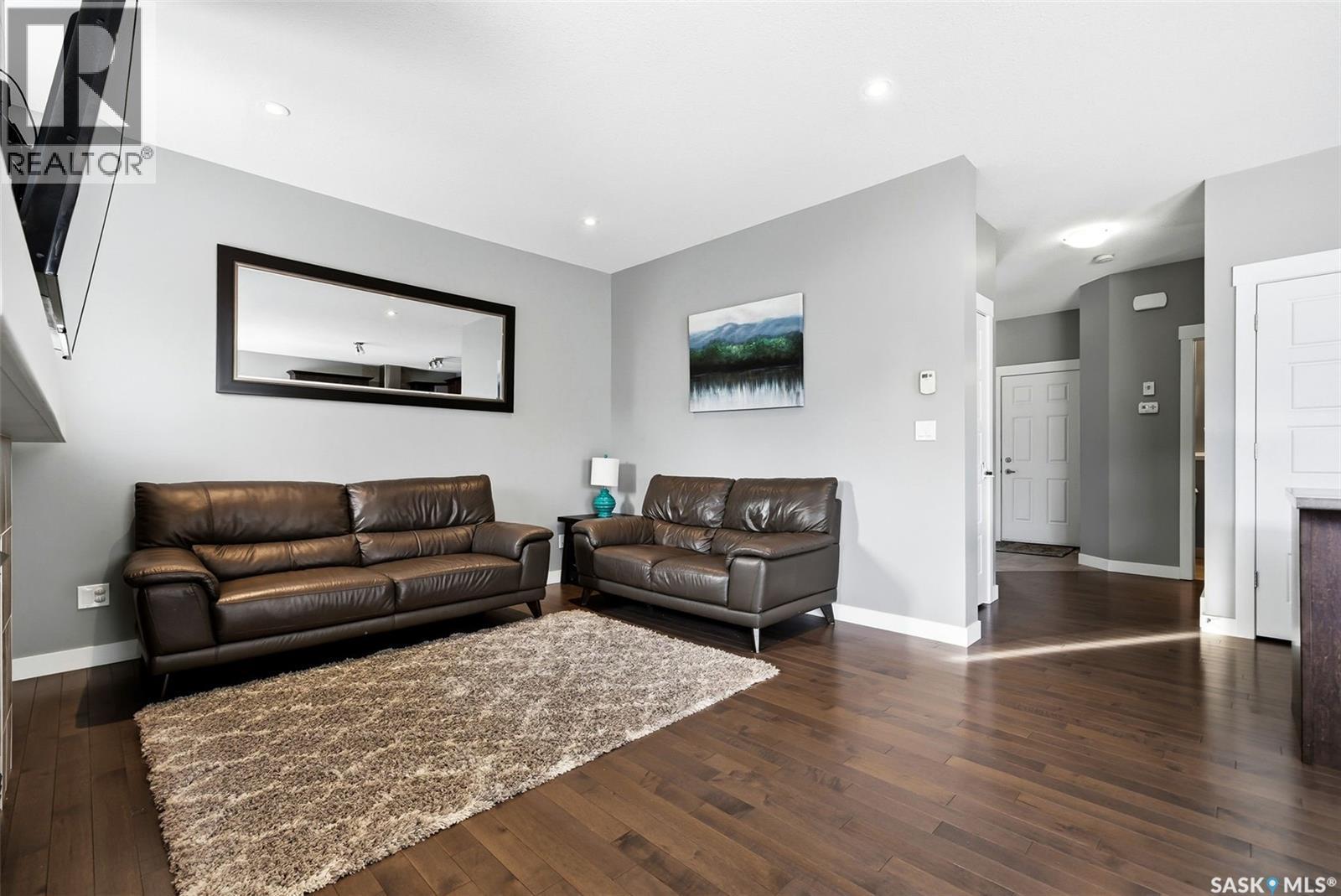 2813 Elgaard Drive, Regina, SK - Indoor Photo Showing Living Room