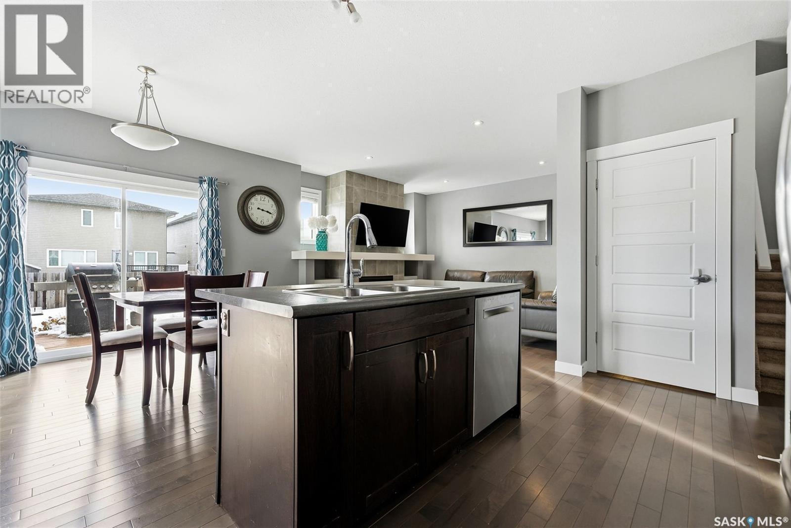 2813 Elgaard Drive, Regina, SK - Indoor Photo Showing Kitchen With Double Sink