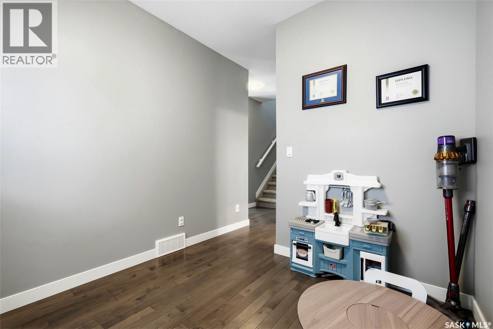 2813 Elgaard Drive, Regina, SK - Indoor Photo Showing Other Room