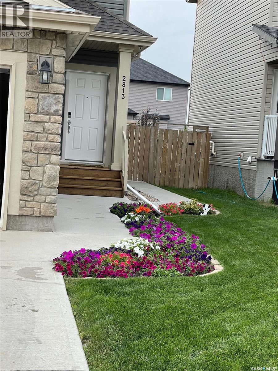 2813 Elgaard Drive, Regina, SK - Outdoor