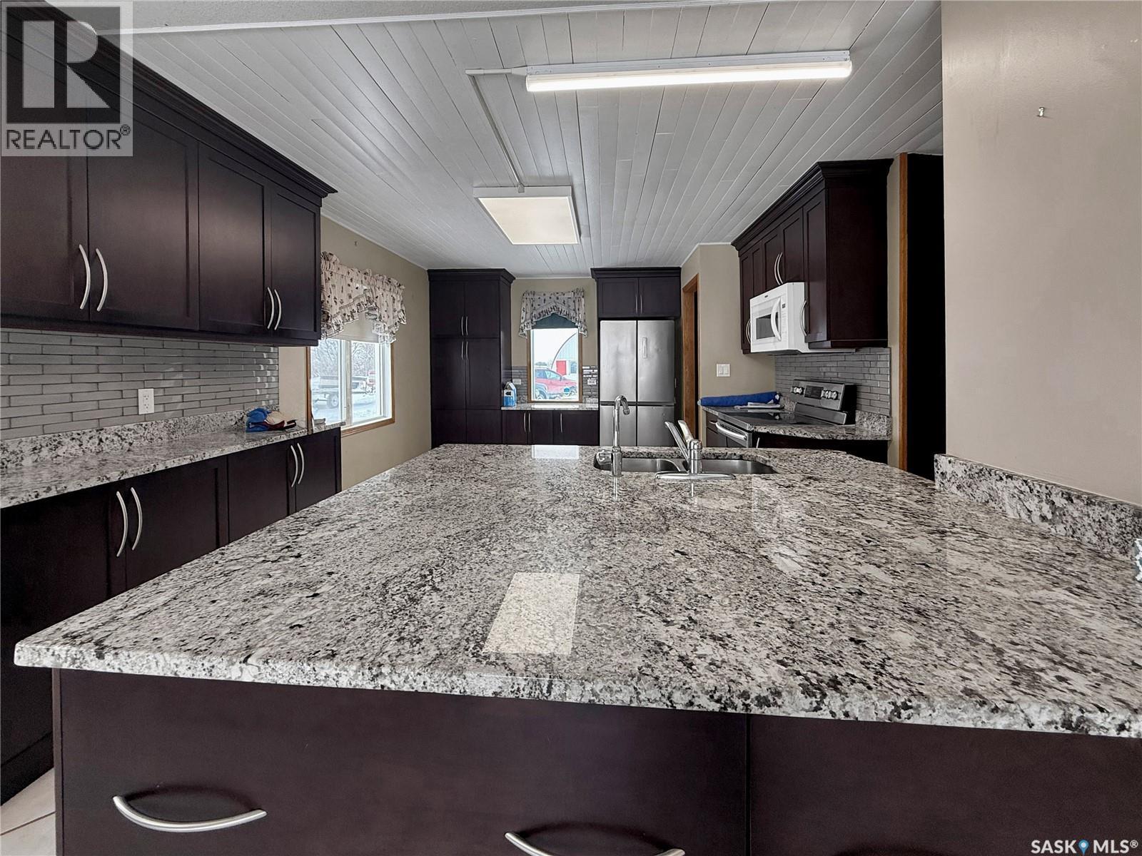 Moose Bay Rd Acreage, Grayson Rm No. 184, SK - Indoor Photo Showing Kitchen With Double Sink With Upgraded Kitchen