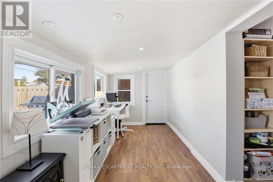 25 Delena Avenue N, Hamilton, ON - Indoor