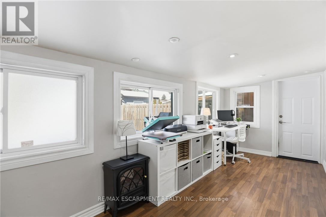 25 Delena Avenue N, Hamilton, ON - Indoor