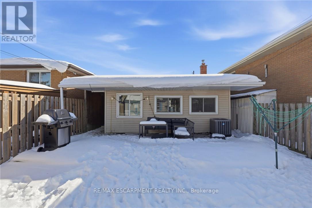 25 Delena Avenue N, Hamilton, ON - Outdoor With Exterior