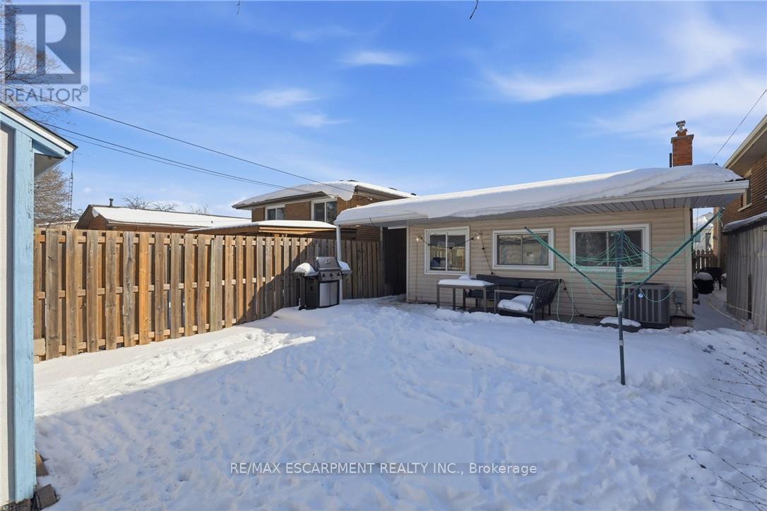 25 Delena Avenue N, Hamilton, ON - Outdoor With Exterior