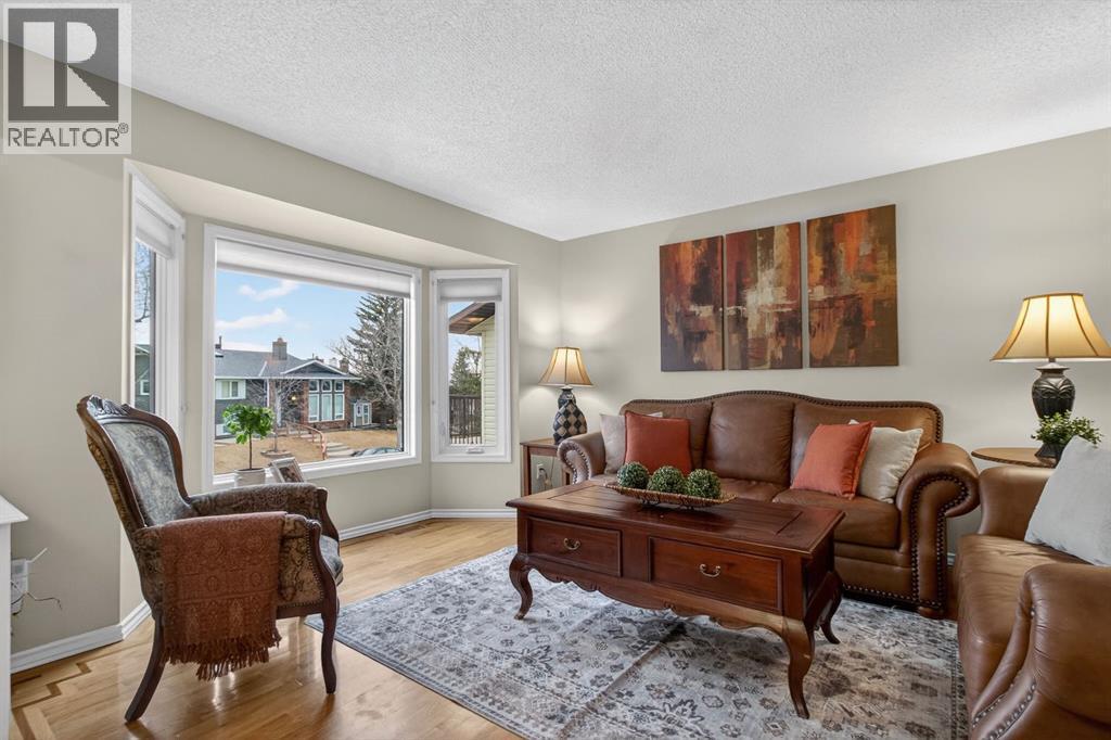 68 Bermondsey Rise Nw, Calgary, AB - Indoor Photo Showing Living Room