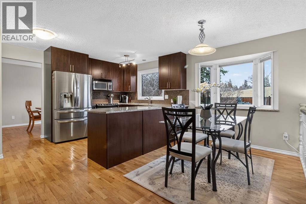 68 Bermondsey Rise Nw, Calgary, AB - Indoor Photo Showing Kitchen