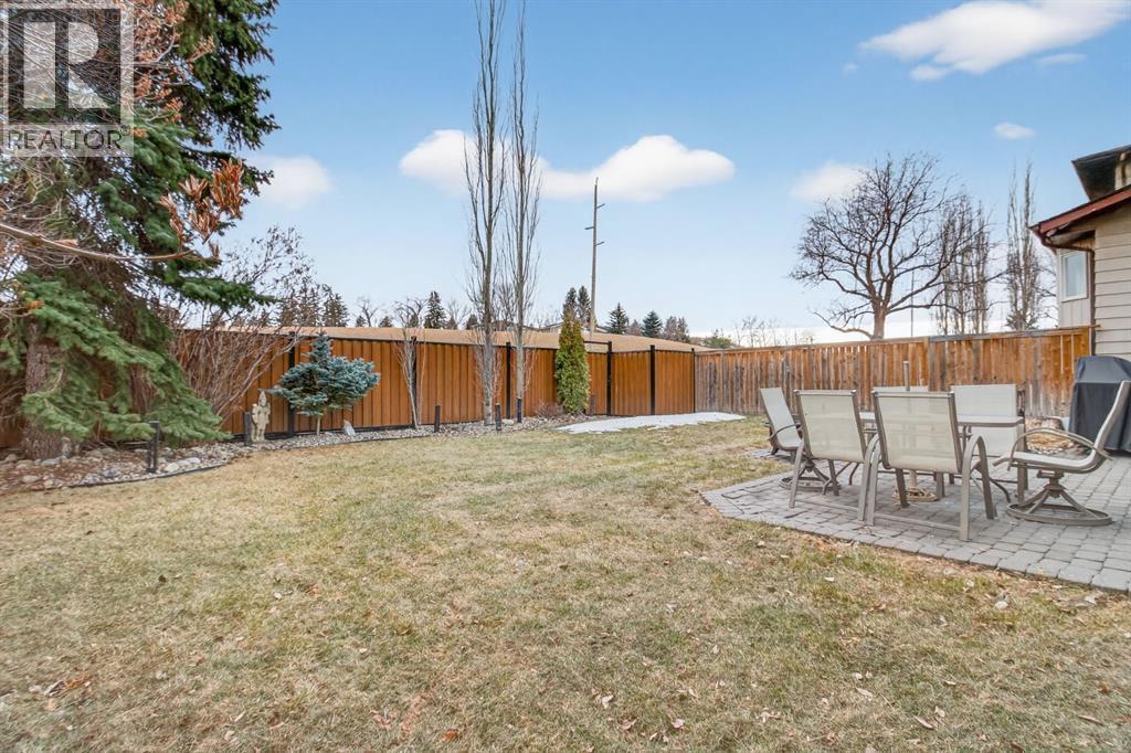 68 Bermondsey Rise Nw, Calgary, AB - Outdoor