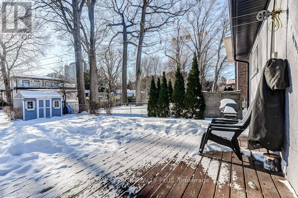 1980 Hartland Drive, Mississauga, ON - Outdoor