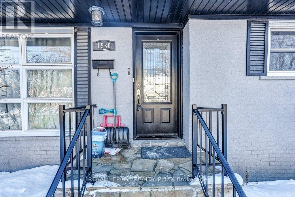 1980 Hartland Drive, Mississauga, ON - Outdoor