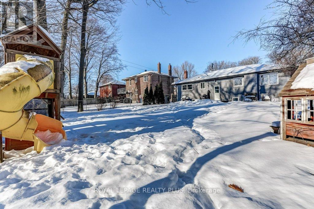 1980 Hartland Drive, Mississauga, ON - Outdoor