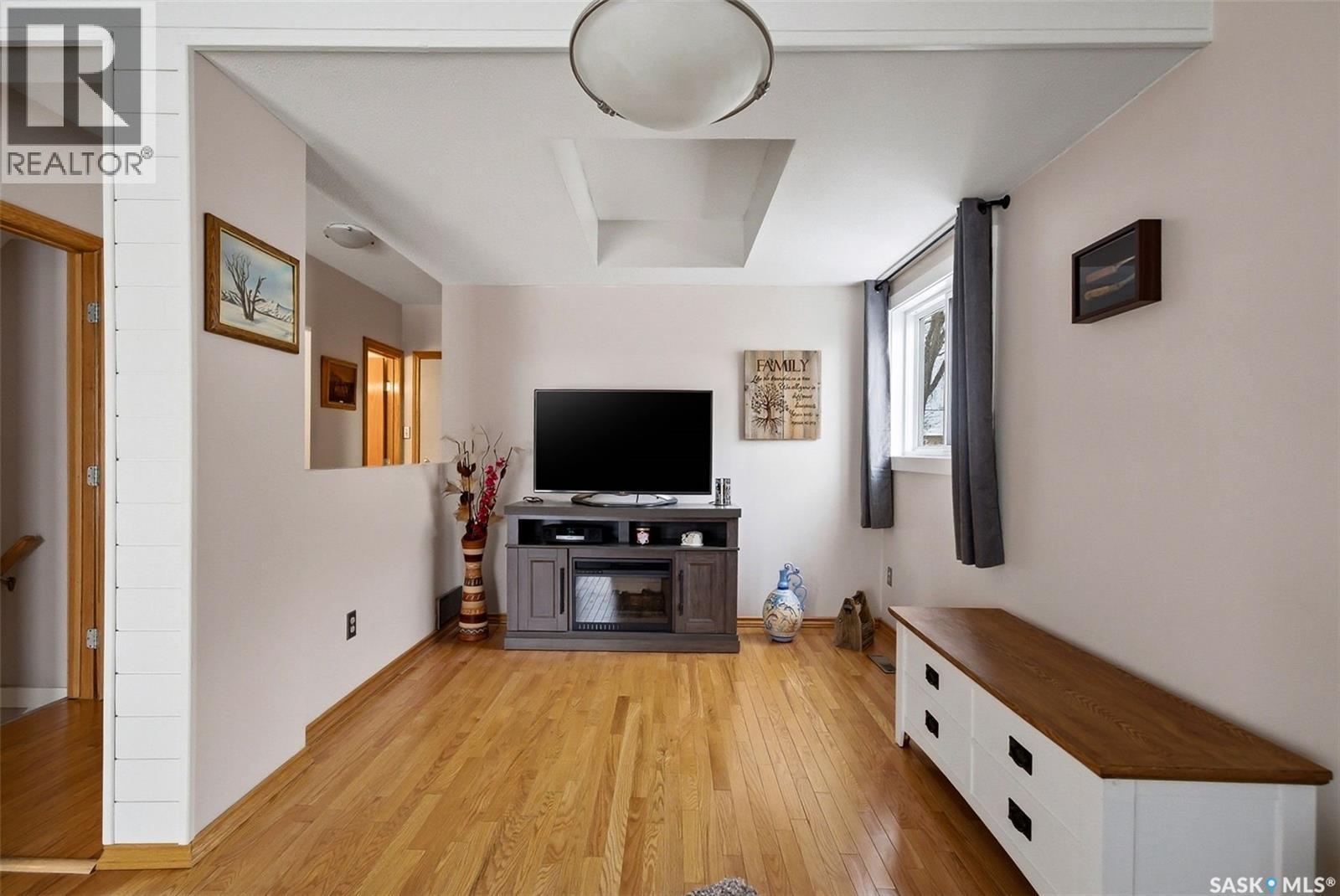 1243 James Crescent, Regina, SK - Indoor