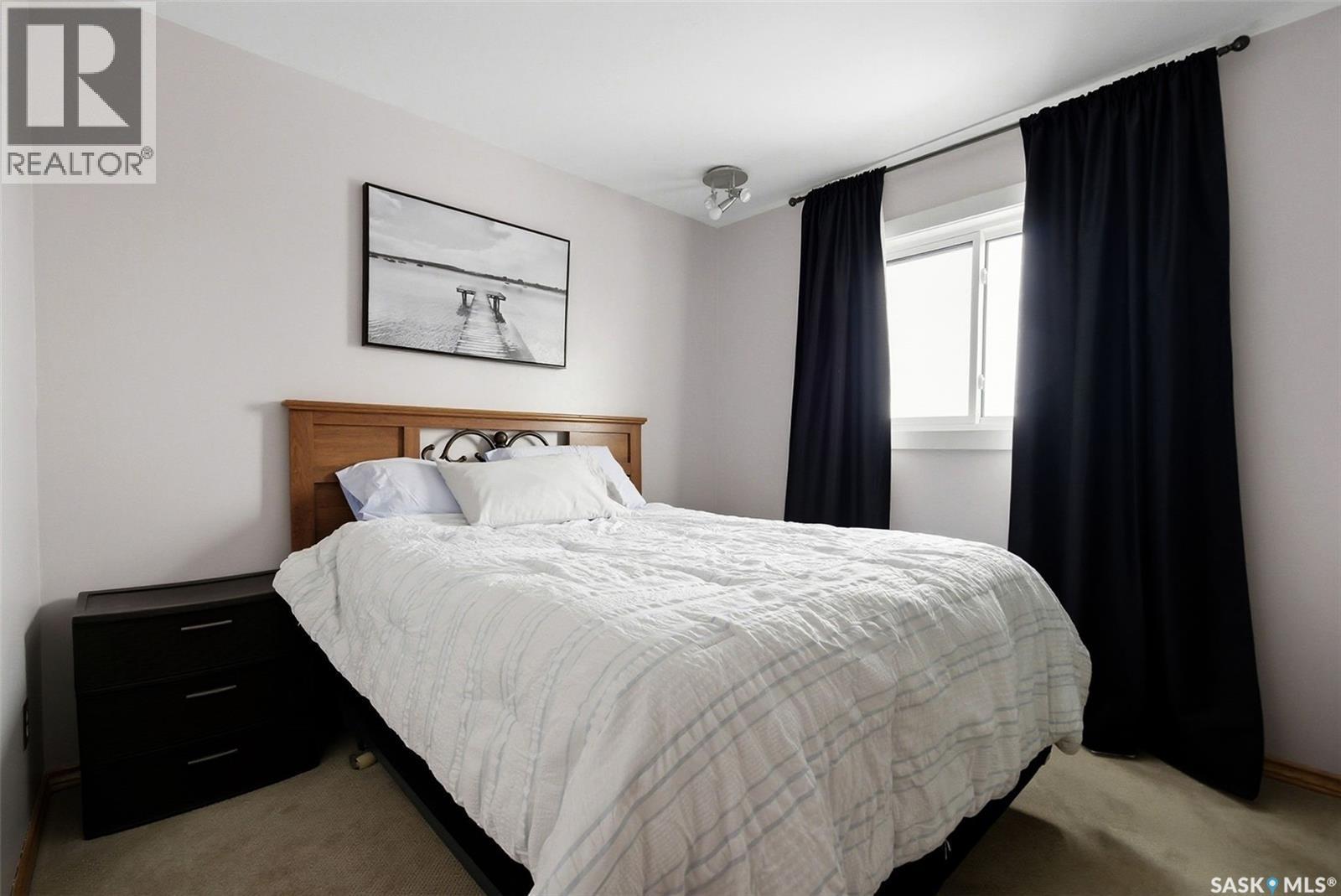 1243 James Crescent, Regina, SK - Indoor Photo Showing Bedroom