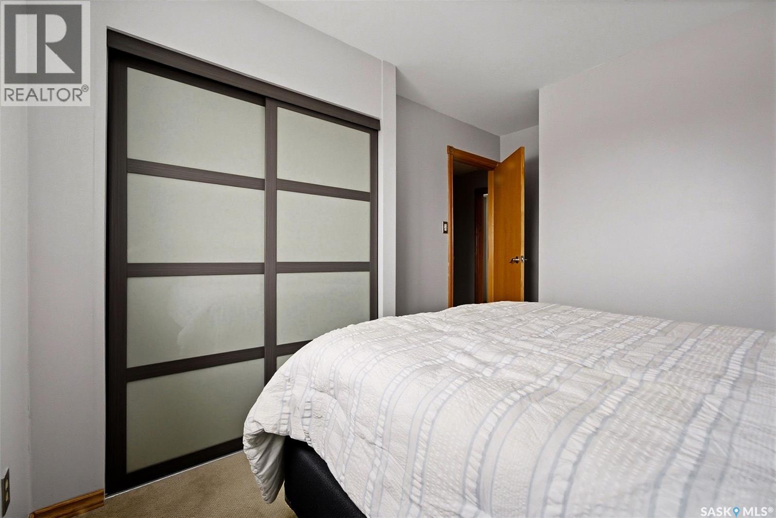 1243 James Crescent, Regina, SK - Indoor Photo Showing Bedroom