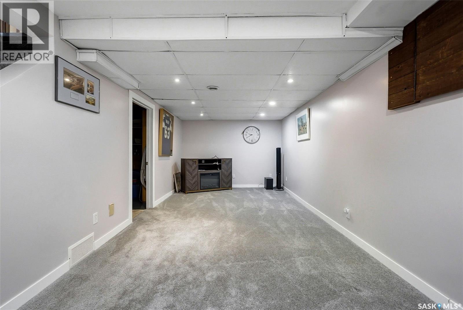 1243 James Crescent, Regina, SK - Indoor