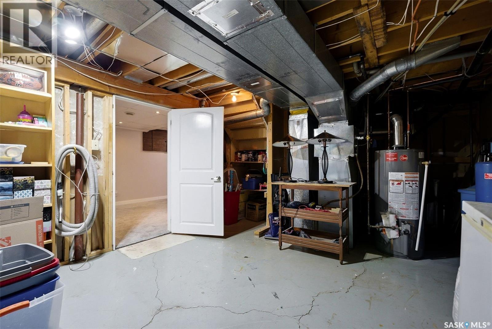 1243 James Crescent, Regina, SK - Indoor Photo Showing Basement