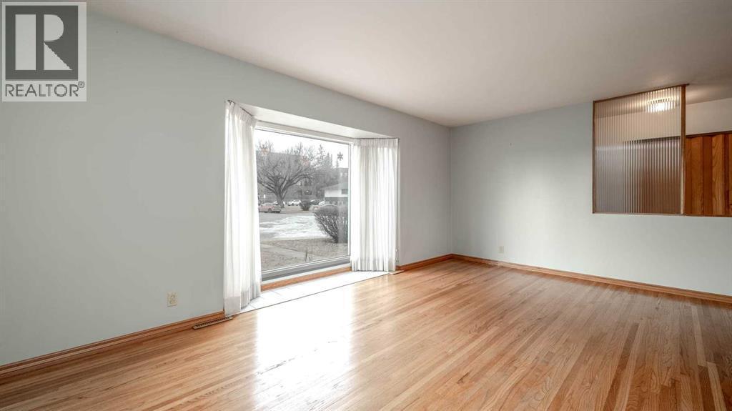 10 Marlowe Place Ne, Calgary, AB - Indoor Photo Showing Other Room