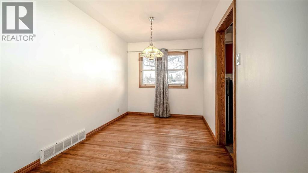 10 Marlowe Place Ne, Calgary, AB - Indoor Photo Showing Other Room