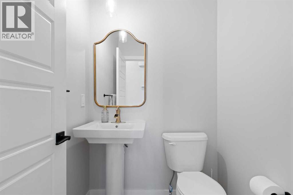 96 Emberside Glen, Cochrane, AB - Indoor Photo Showing Bathroom