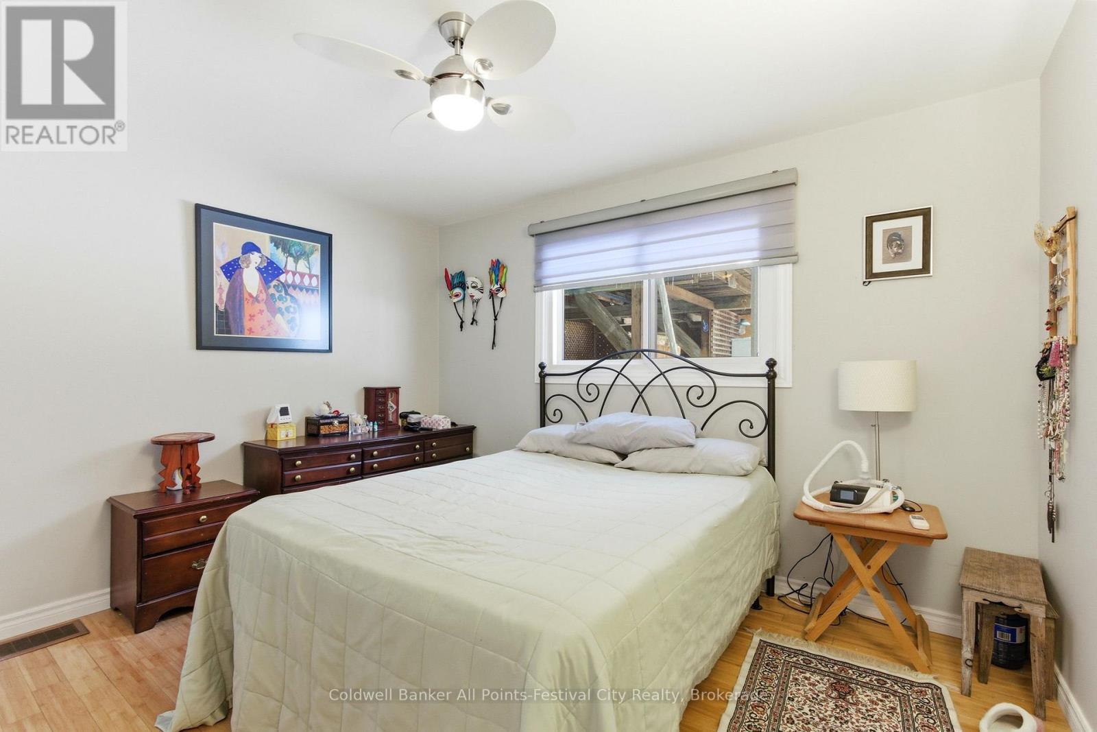 202 Bennett Street W, Goderich (Goderich (Town)), ON - Indoor Photo Showing Bedroom