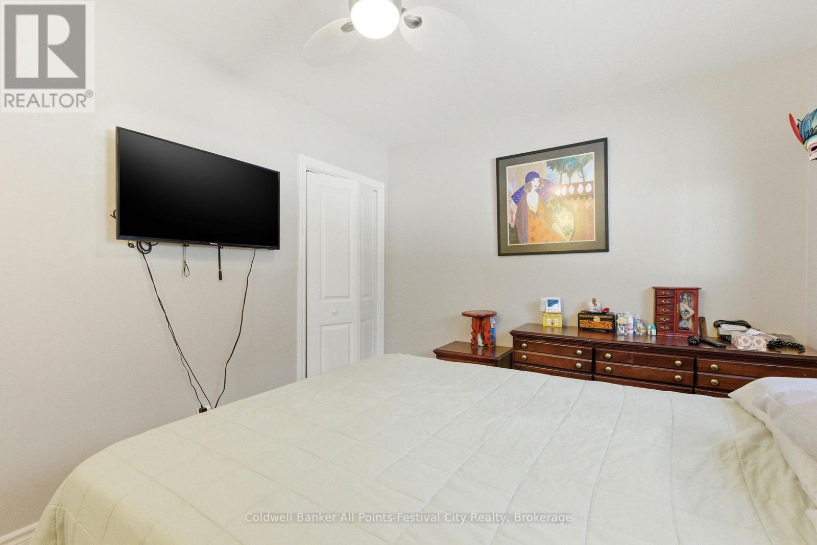 202 Bennett Street W, Goderich (Goderich (Town)), ON - Indoor Photo Showing Bedroom