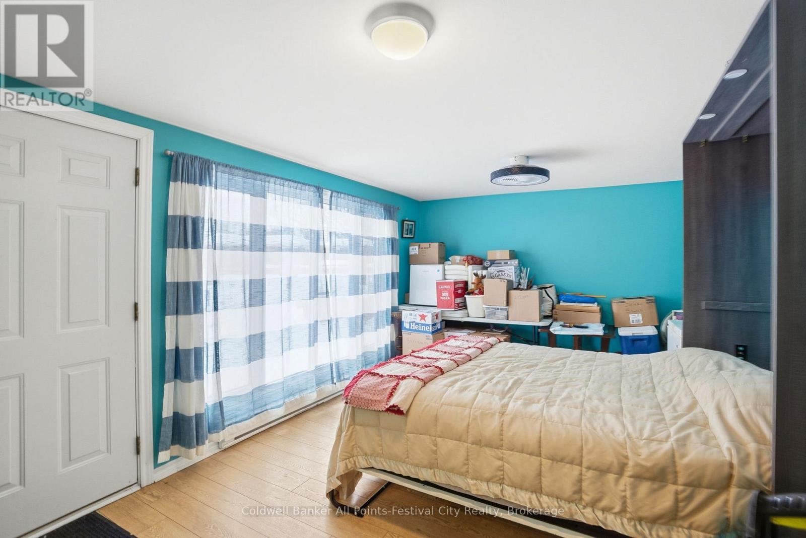 202 Bennett Street W, Goderich (Goderich (Town)), ON - Indoor Photo Showing Bedroom
