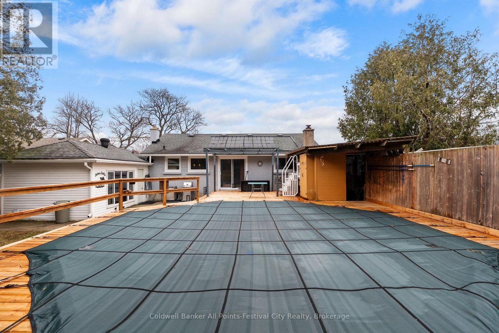 202 Bennett Street W, Goderich (Goderich (Town)), ON - Outdoor