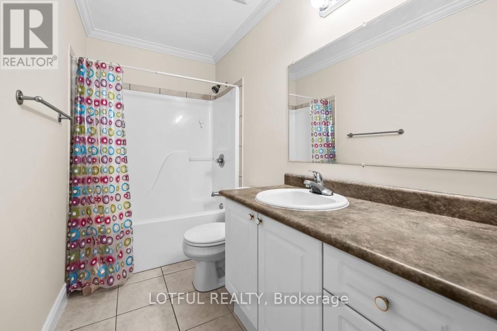 1008 Pinecrest Road, Ottawa, ON - Indoor Photo Showing Bathroom