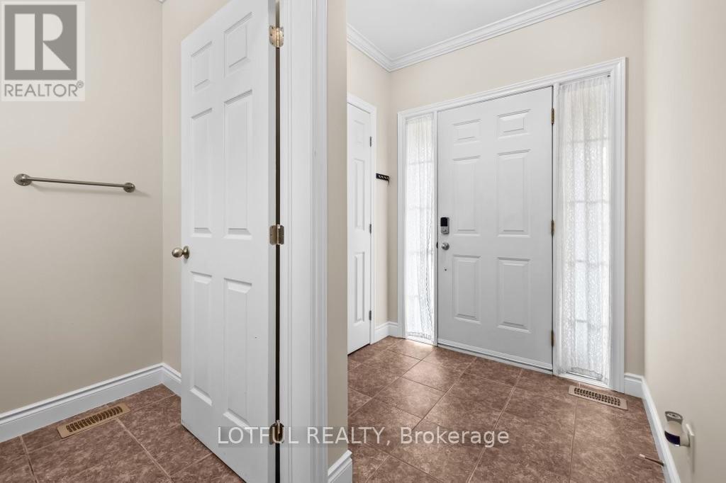 1008 Pinecrest Road, Ottawa, ON - Indoor Photo Showing Other Room