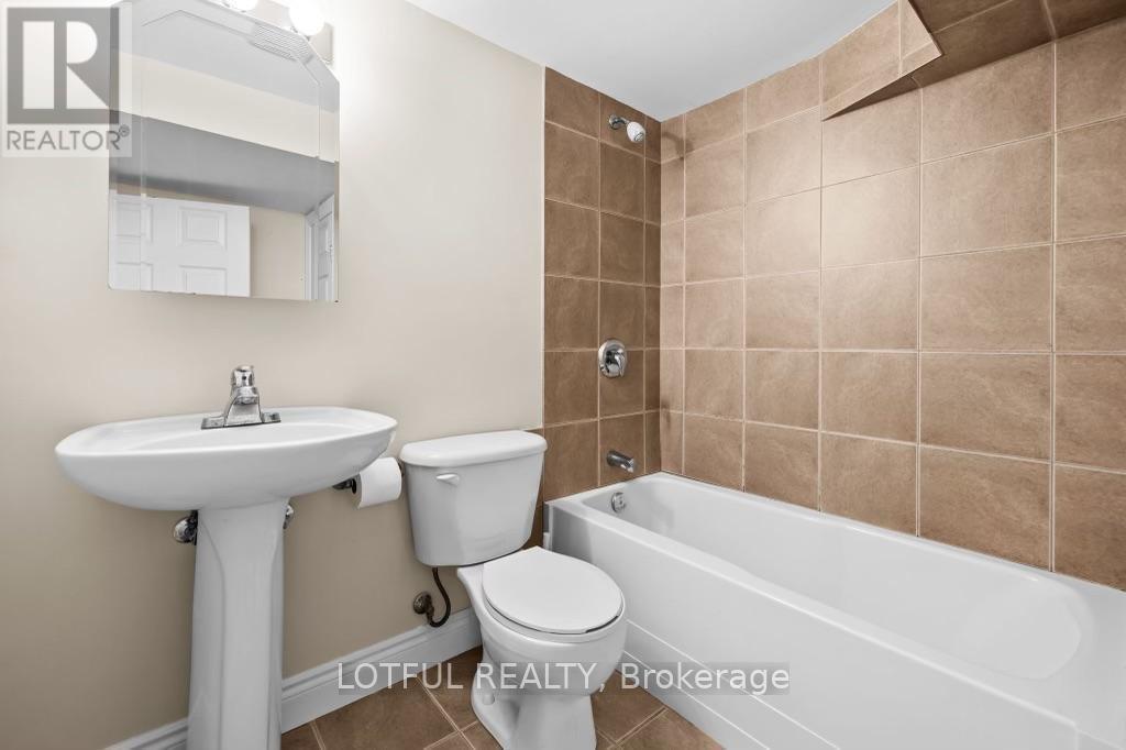 1008 Pinecrest Road, Ottawa, ON - Indoor Photo Showing Bathroom