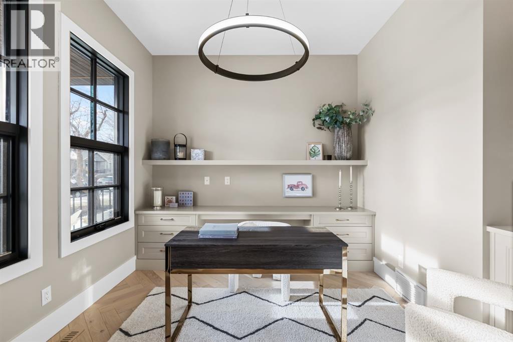 1604 48 Avenue Sw, Calgary, AB - Indoor