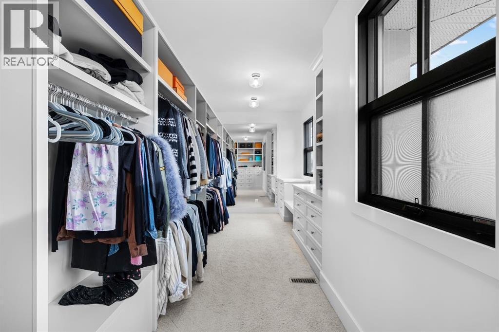 1604 48 Avenue Sw, Calgary, AB - Indoor With Storage