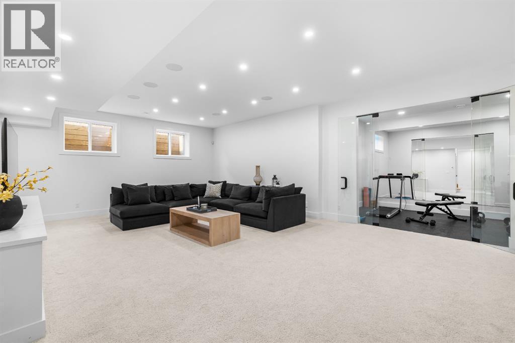 1604 48 Avenue Sw, Calgary, AB - Indoor