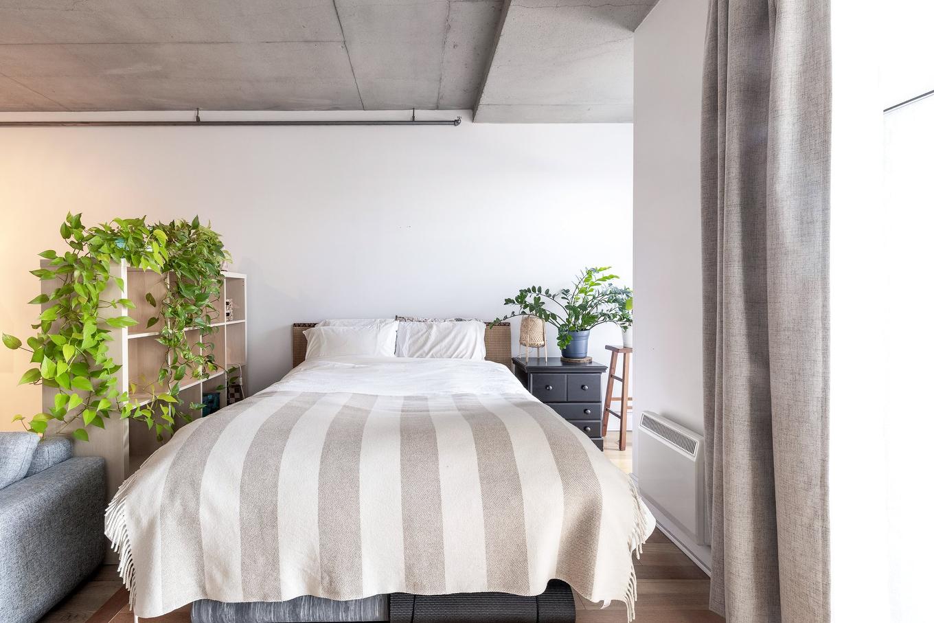 Chambre à coucher - 209-5255 Av. Du Parc, Montréal (Le Plateau-Mont-Royal), QC - Indoor Photo Showing Bedroom