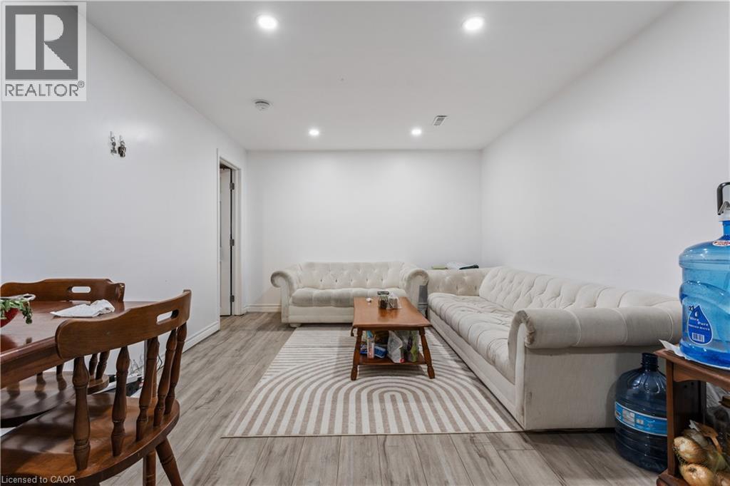 23 Greenbrier Road, Cambridge, ON - Indoor