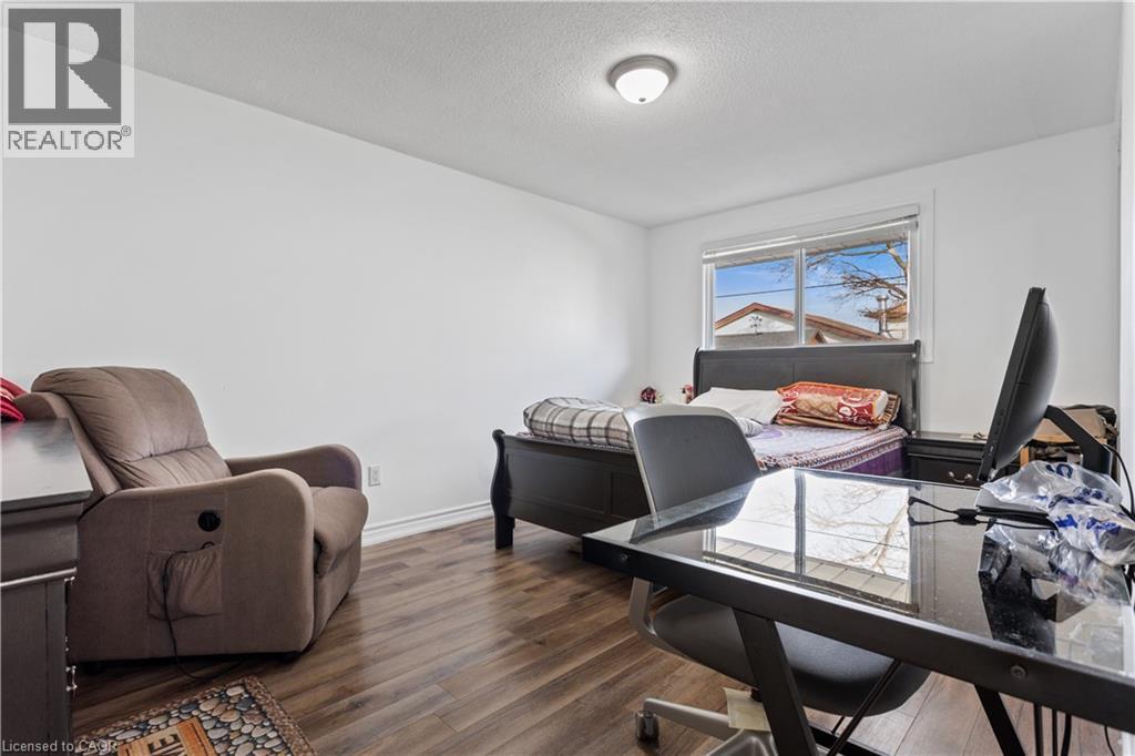 23 Greenbrier Road, Cambridge, ON - Indoor