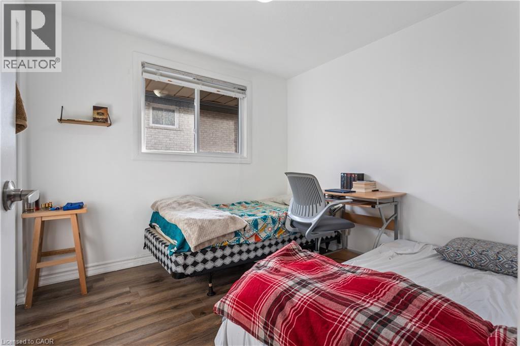 23 Greenbrier Road, Cambridge, ON - Indoor Photo Showing Bedroom