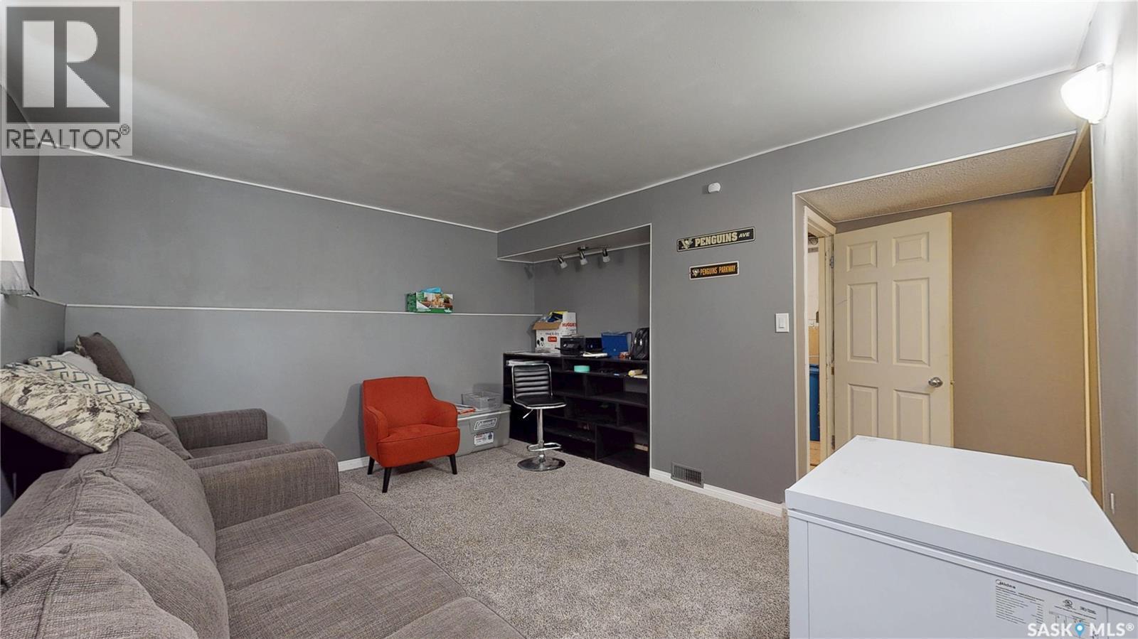 2231 Dewdney Avenue E, Regina, SK - Indoor