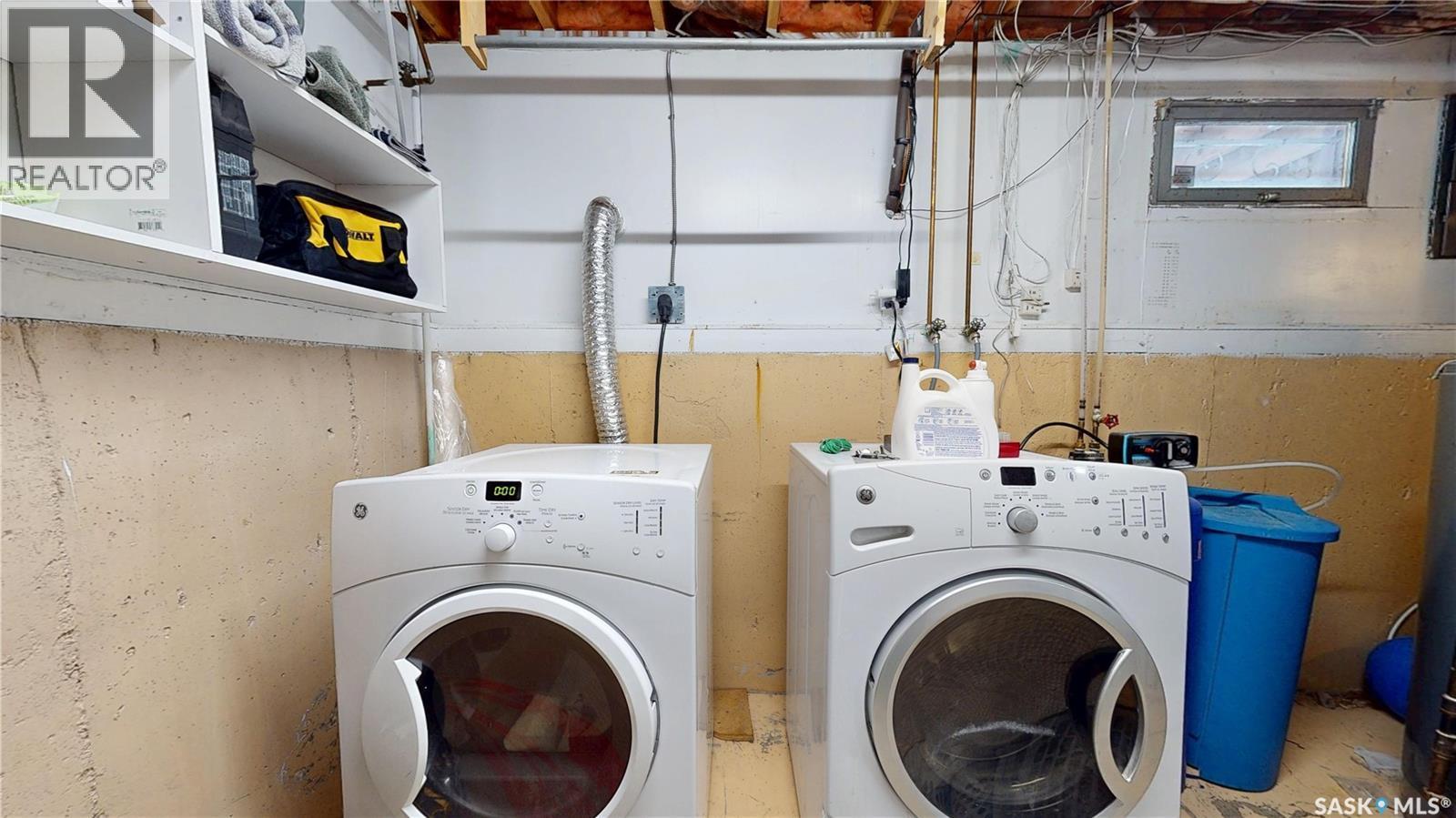 2231 Dewdney Avenue E, Regina, SK - Indoor Photo Showing Laundry Room