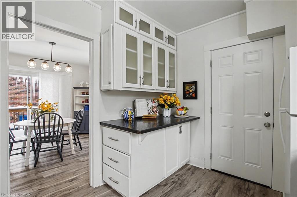 116 Waterloo Street, Waterloo, ON - Indoor Photo Showing Other Room