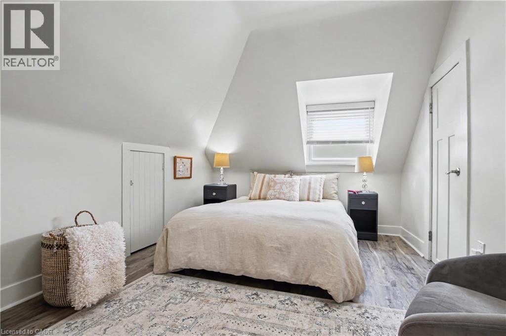116 Waterloo Street, Waterloo, ON - Indoor Photo Showing Bedroom