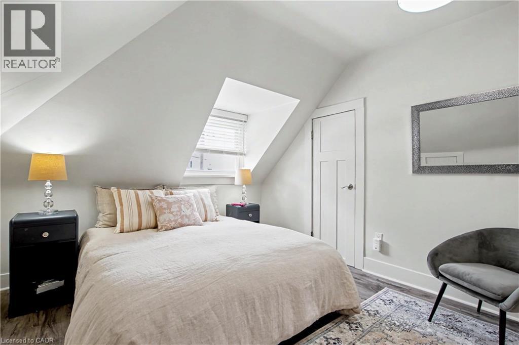 116 Waterloo Street, Waterloo, ON - Indoor Photo Showing Bedroom