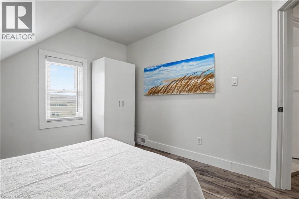 116 Waterloo Street, Waterloo, ON - Indoor Photo Showing Bedroom
